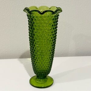 Vintage L.E. Smith Green Hobnail Glass Vase – Ruffled Top